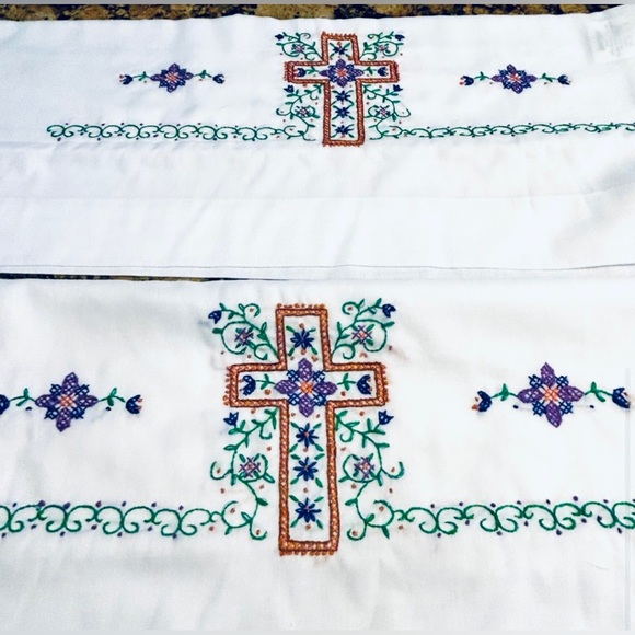 NWOT Pair Hand Embroidered CROSS - Picture 2 of 6